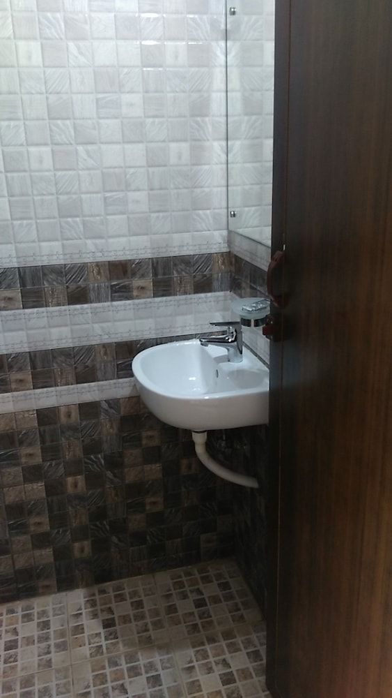 Indeevaram Residency Executive Apartment, 1 Bedroom, Non Smoking, Kitchen 5