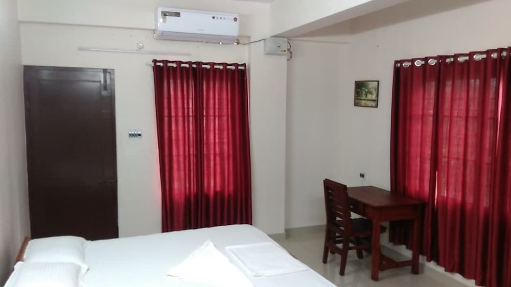 Indeevaram Residency Executive Apartment, 1 Bedroom, Non Smoking, Kitchen 8