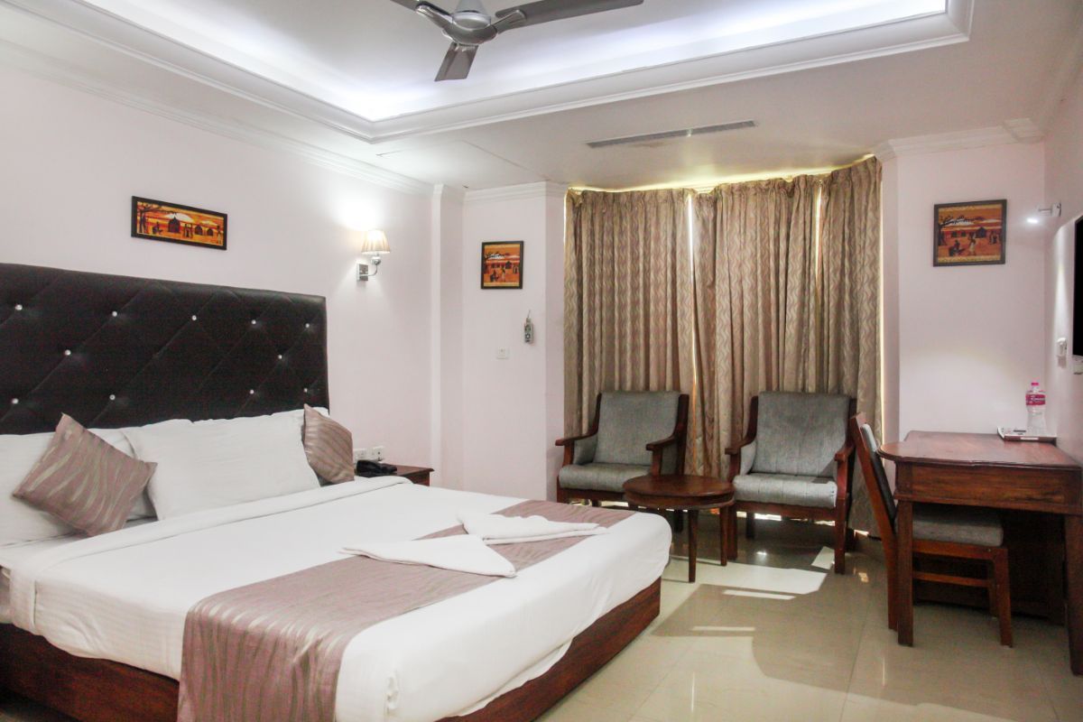 Deluxe Room AC