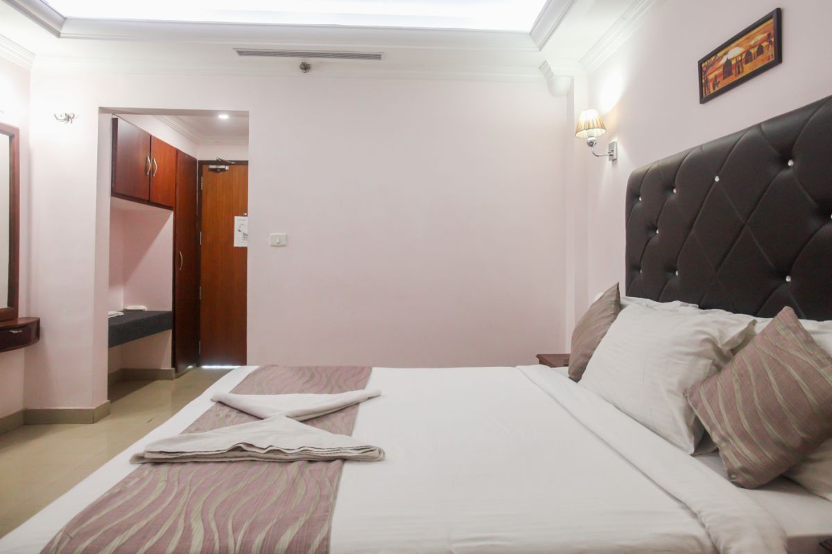 Deluxe Room AC