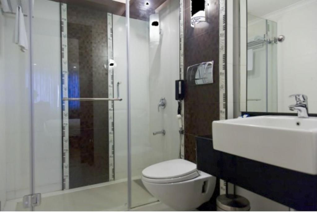 Windsor Rajadhani Deluxe Room 6