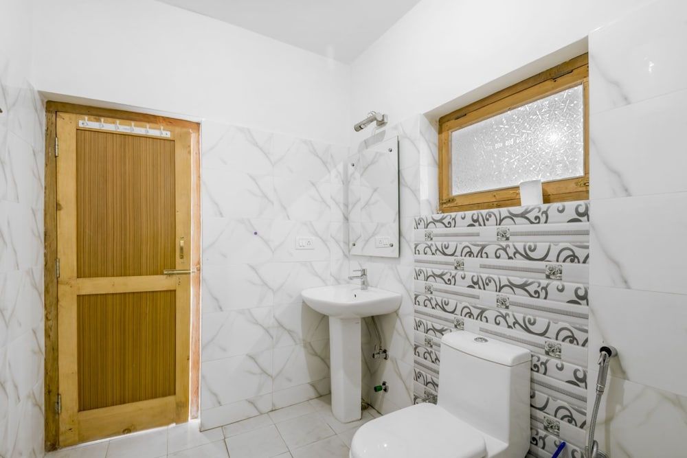 GuestHouser 1 BR Guest house 9202 Classic Duplex, 1 Double Bed 16