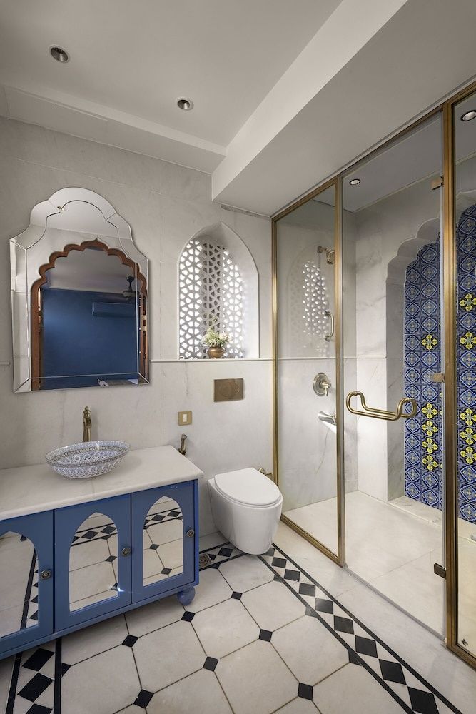 Mumtaz Mahal - Golden Haveli