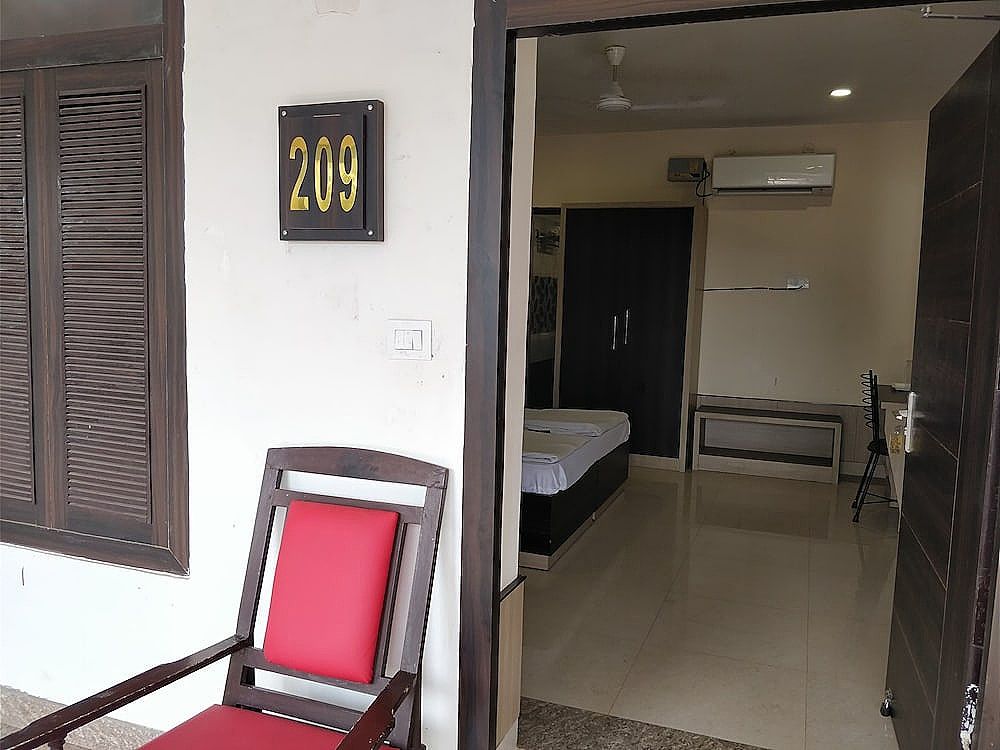 undefined Central Hotel 9