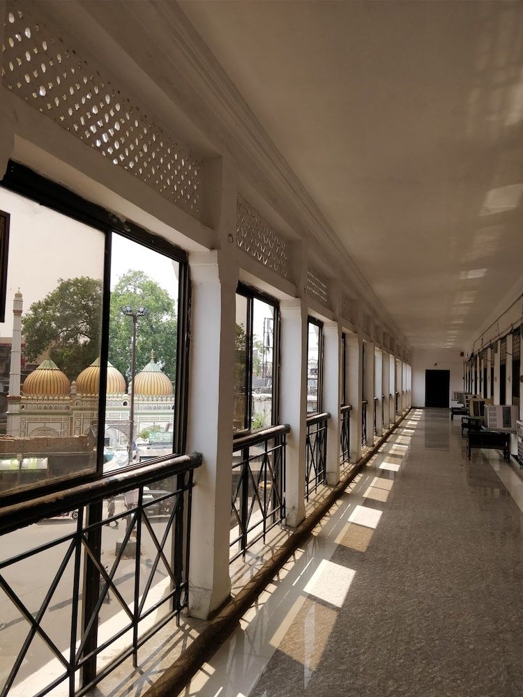 undefined Central Hotel 8