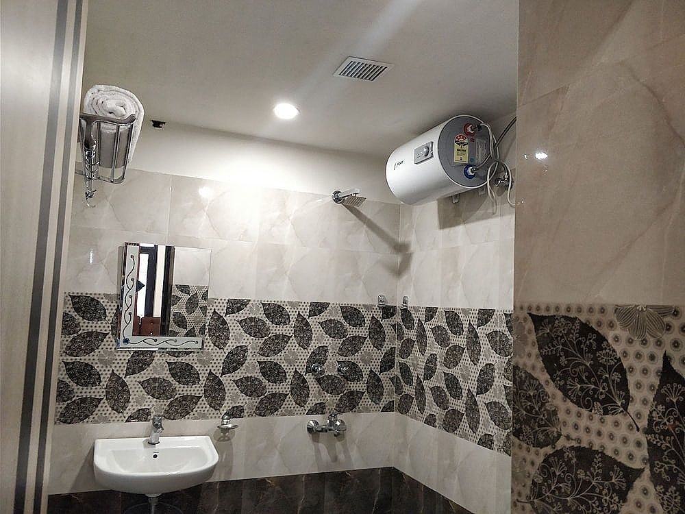 Central Hotel Double Room 4