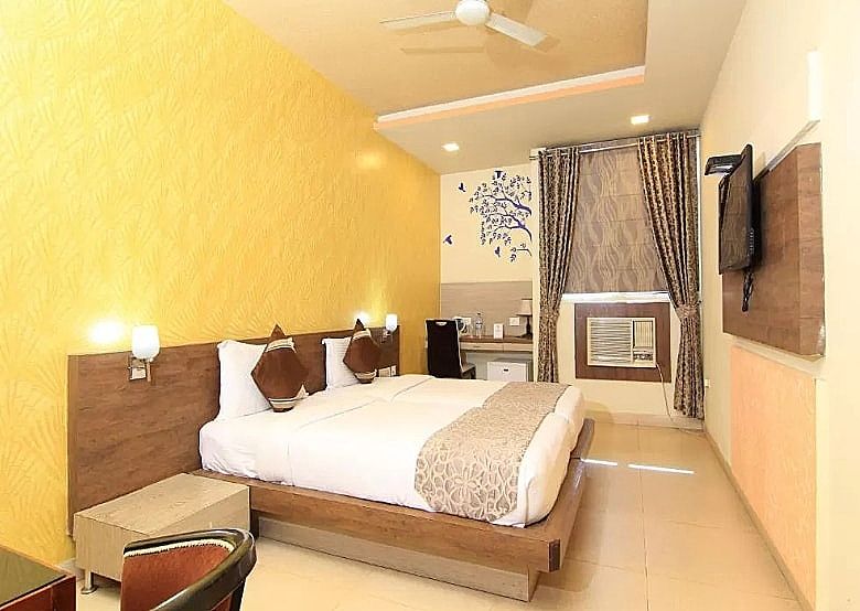 Hotel The Continental Suite Room