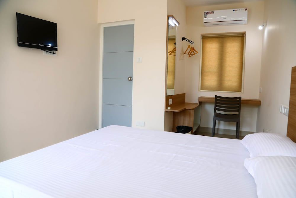 Oceanside Mahabalipuram Standard Queen Bed Room 4