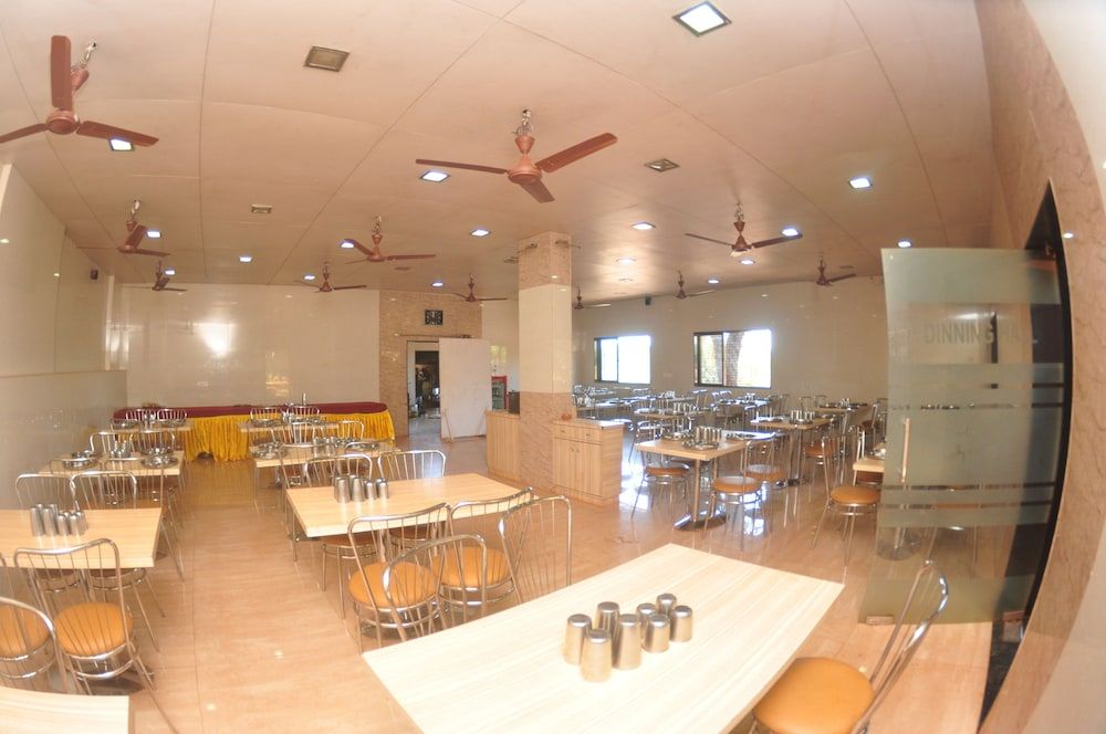 undefined Gujarat Bhavan Hotel, Matheran 4