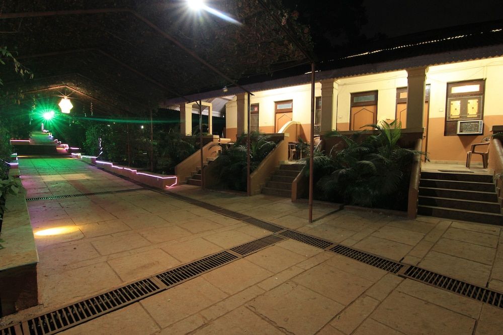 undefined Gujarat Bhavan Hotel, Matheran 2
