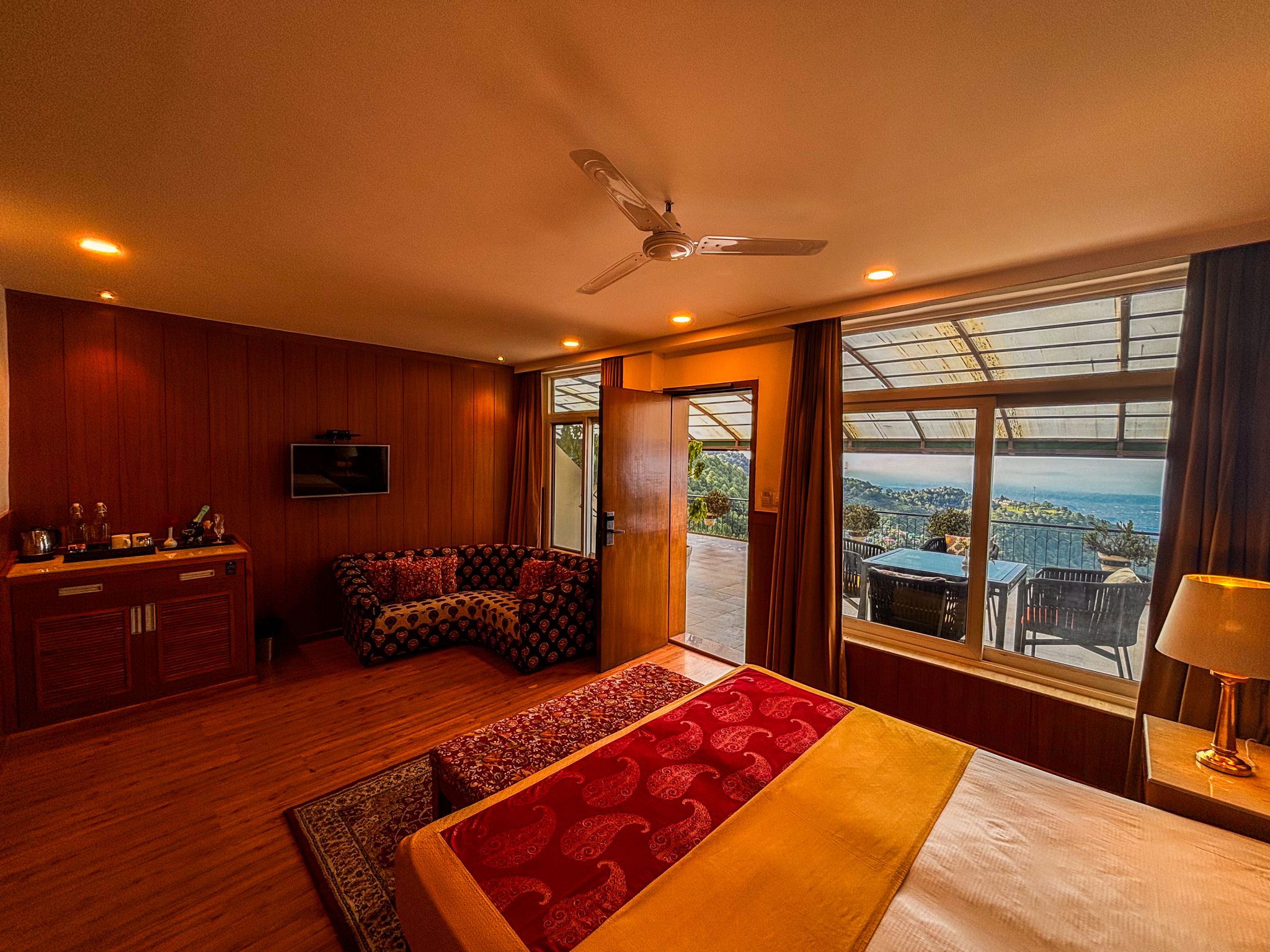 Junior Suite Valley View Room