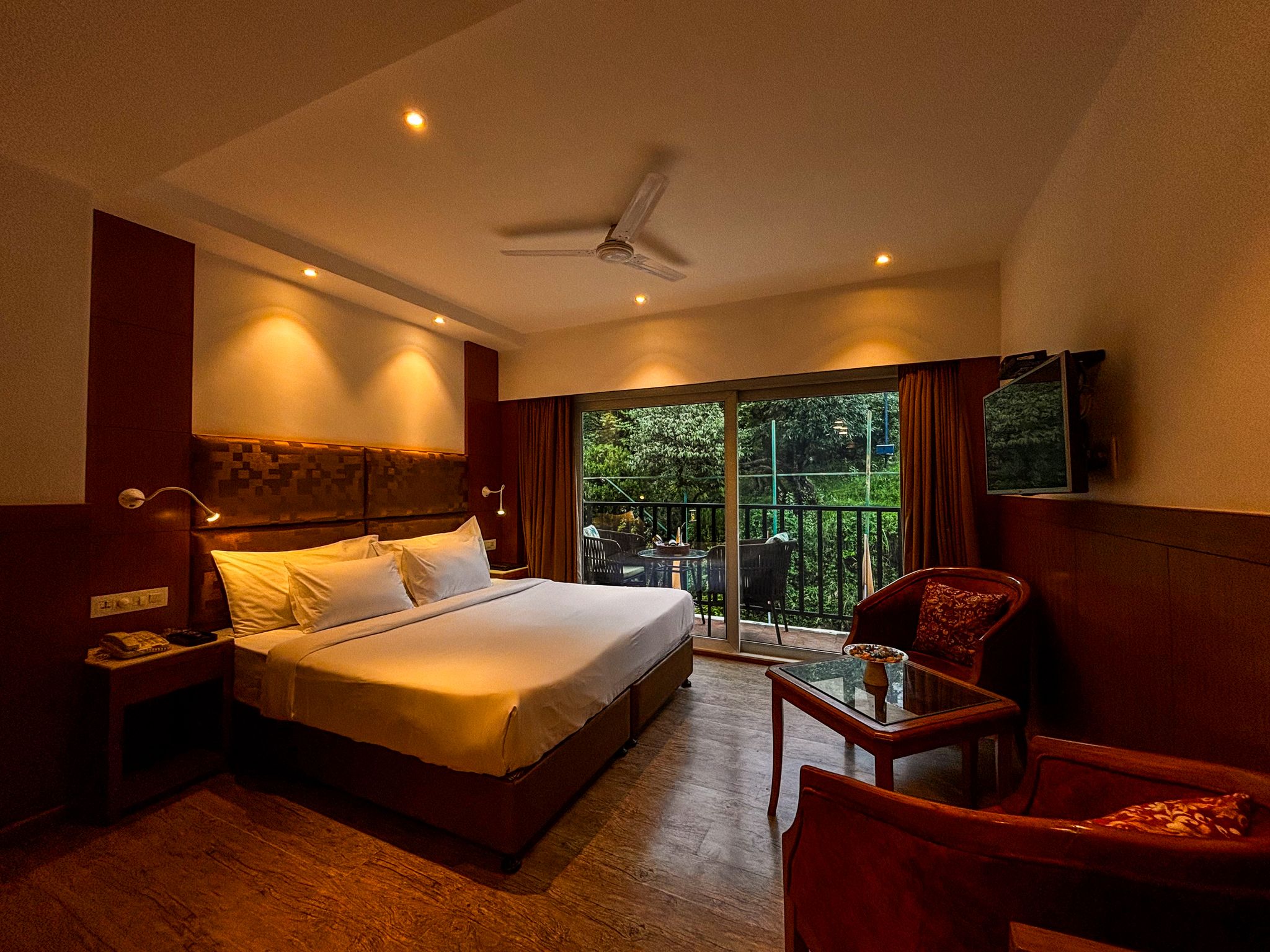 Asia Spa Resort Centrally Heated for Your Comfort (Just a 10-minute drive from McLeod Ganj Market) Super Deluxe Forest View Room 2