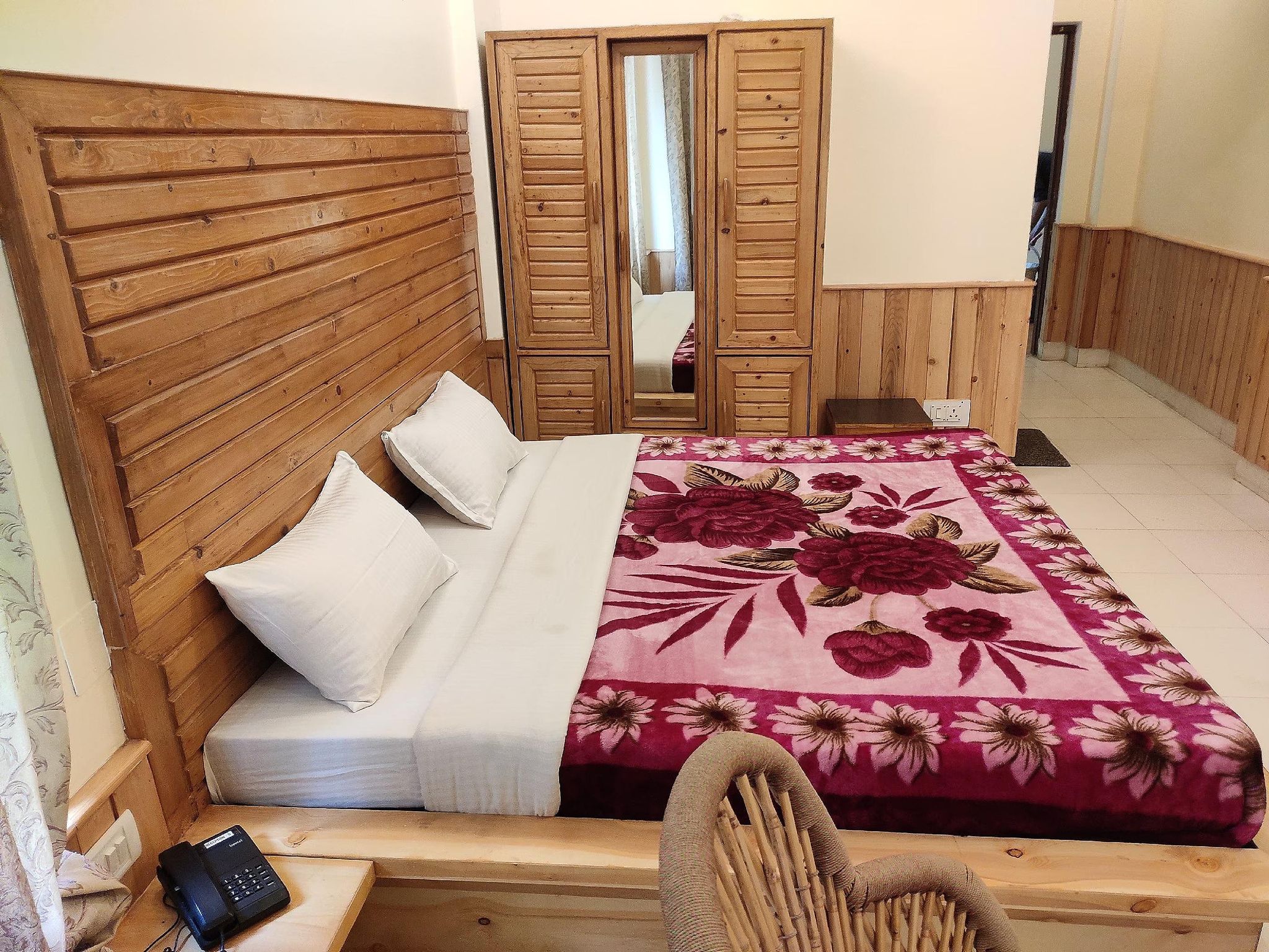 Greenwoods Inn Mcleodganj Budget Room (Non-View) 4