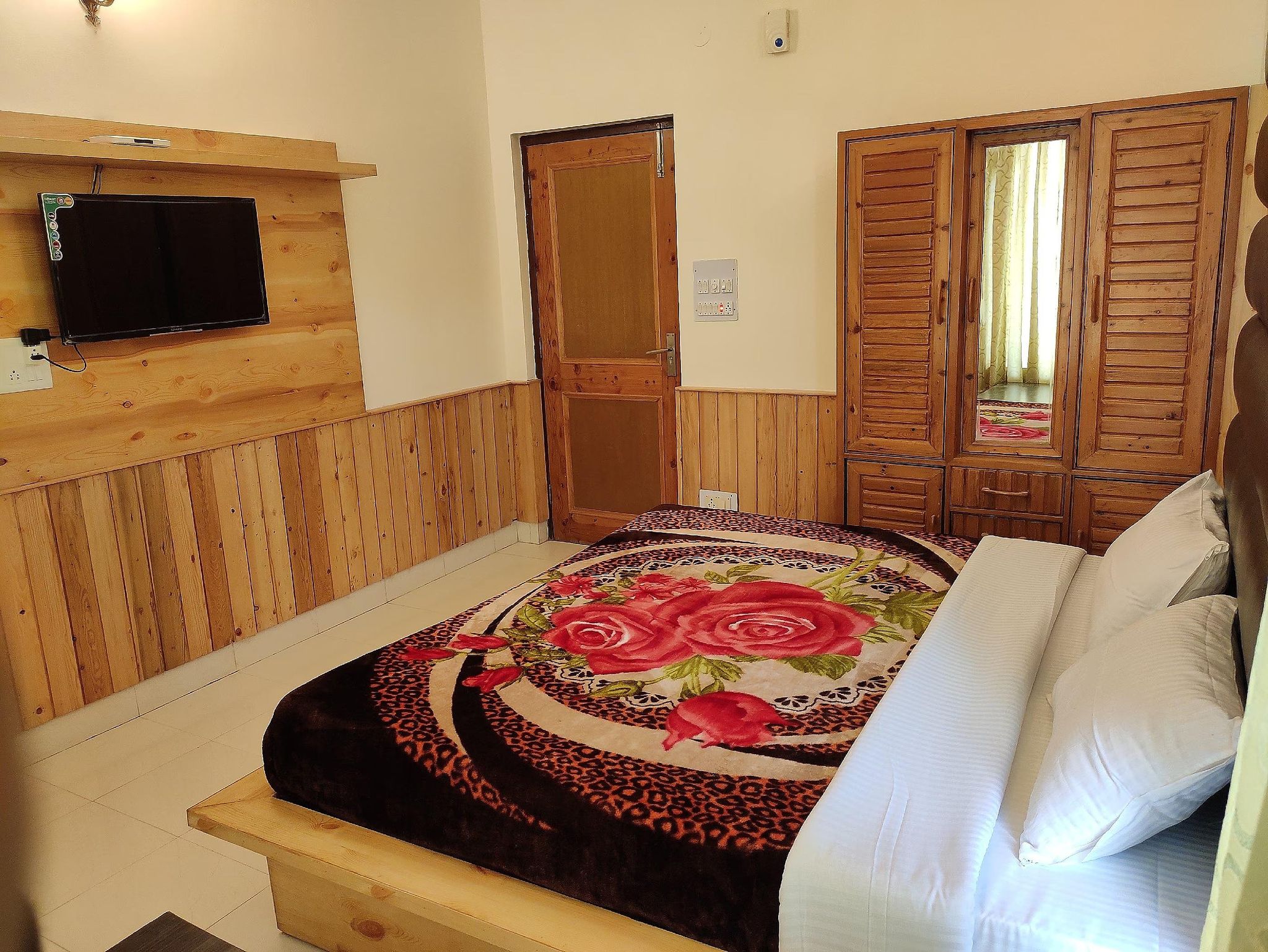 Greenwoods Inn Mcleodganj Budget Room (Non-View)