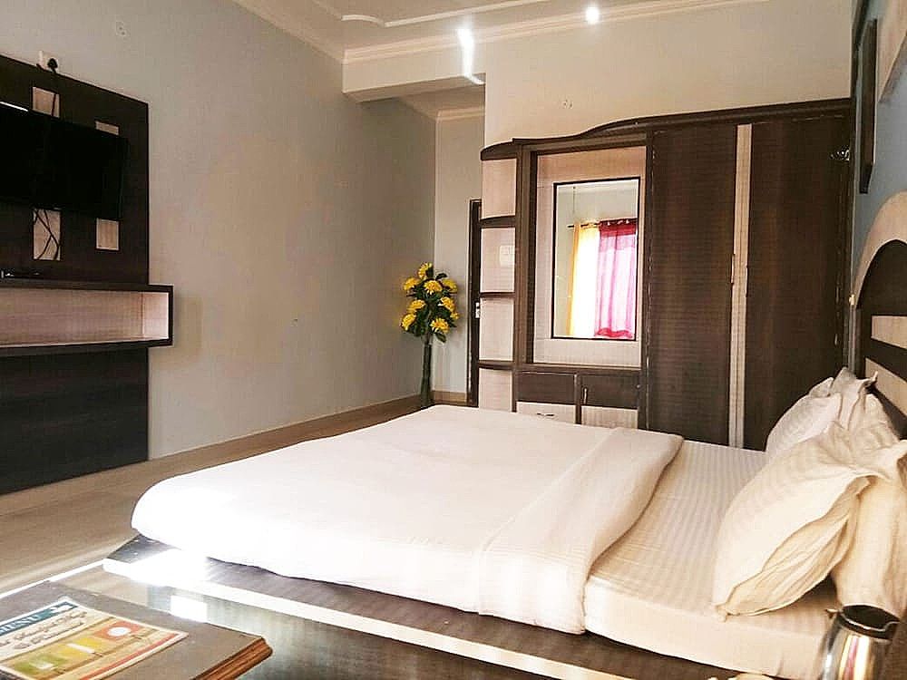 Hotel Sambyal Wings & Restaurant Superior Double Room, 1 Bedroom, Smoking