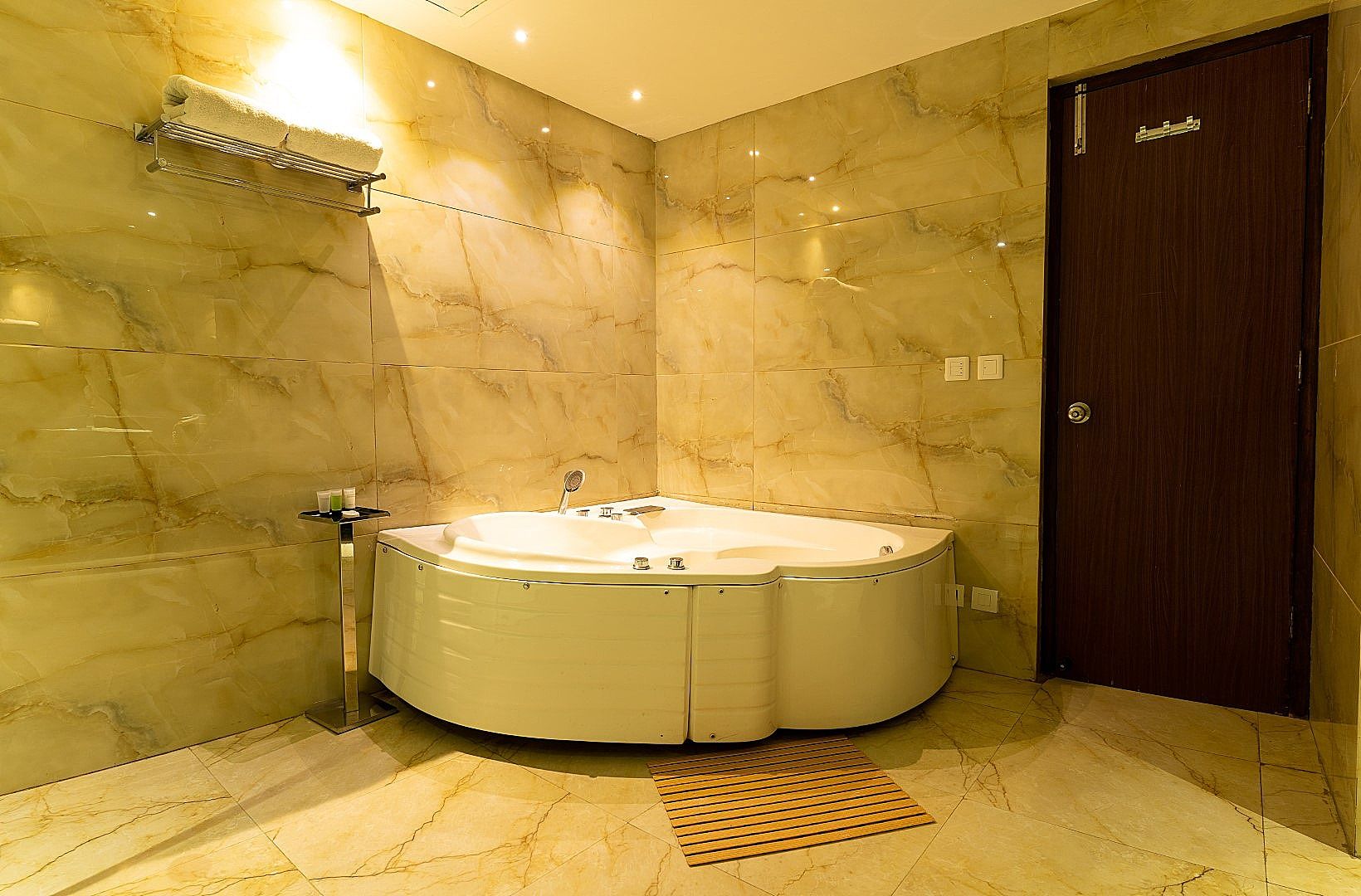 Presidential Suite with Private Balcony Valley View
