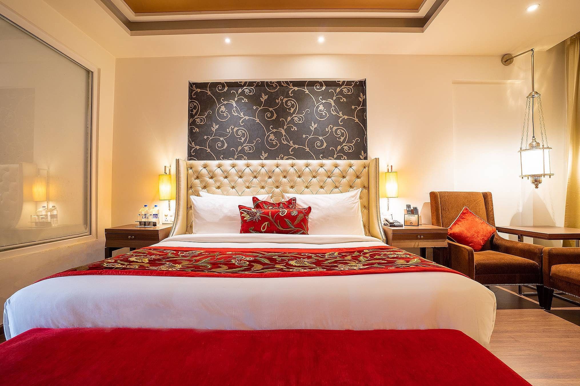 Premium Luxury Room with Private Balcony Valley View