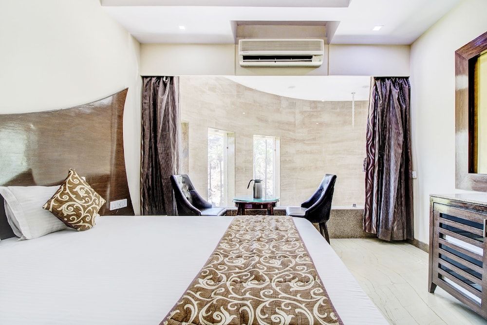 Hotel Royale Palace Deluxe Room 5