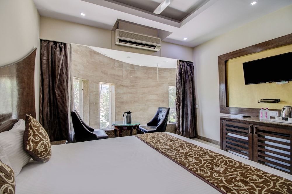 Hotel Royale Palace Deluxe Room 6