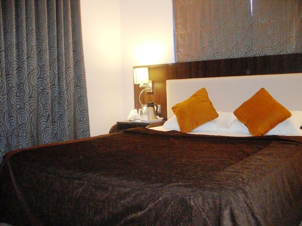 undefined Signature Crest Goregaon 2