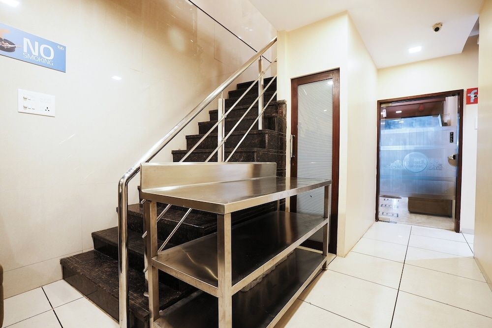 undefined Hotel Airport Metro 3