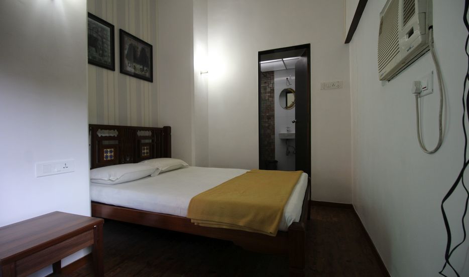 Superior Ac Double With Common Showers