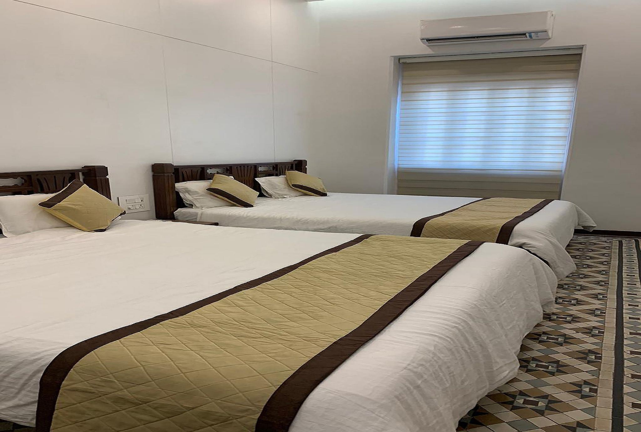 Superior Ac Triple With Common Showers