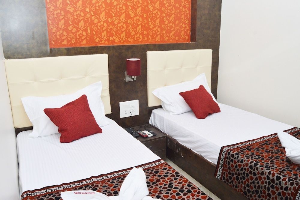 HOTEL AK INTERNATIONAL Deluxe Triple Room