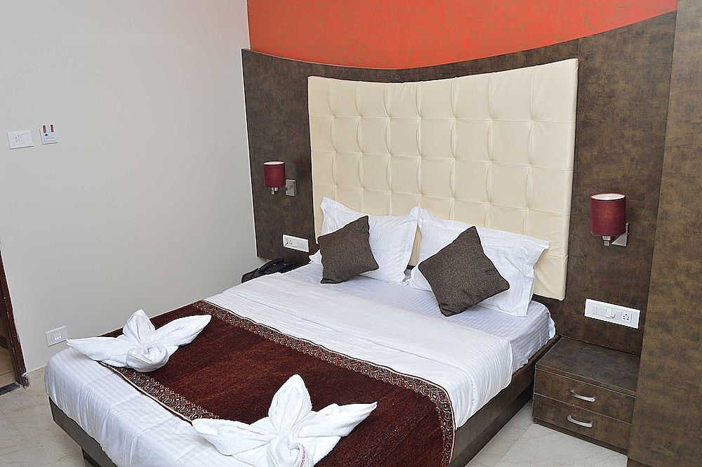 HOTEL AK INTERNATIONAL Deluxe Double Room