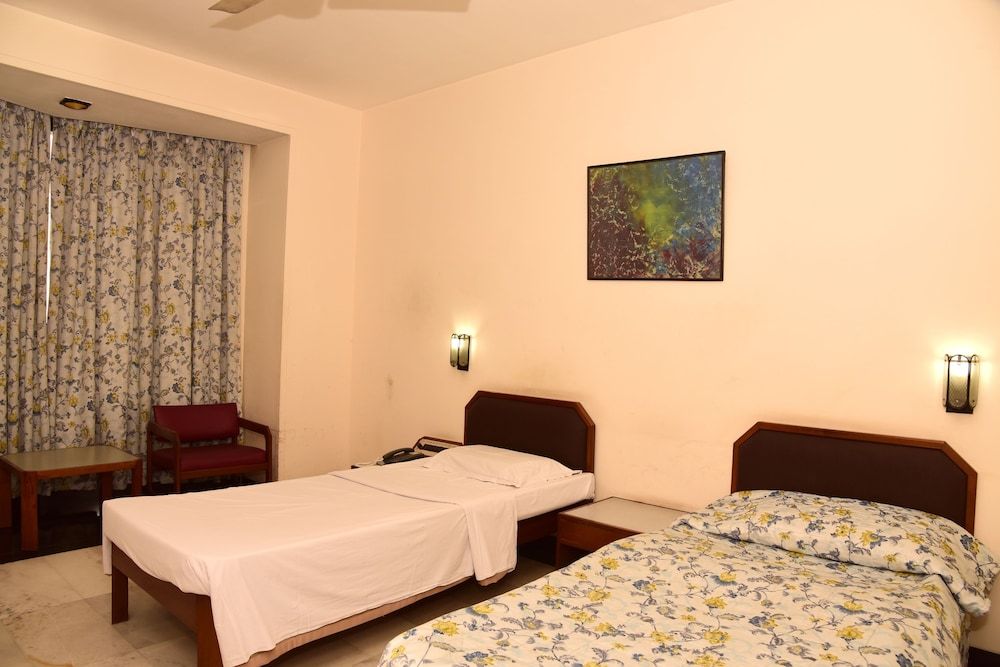 Hotel Atithi Deluxe Double Room, 2 Twin Beds, City View 4