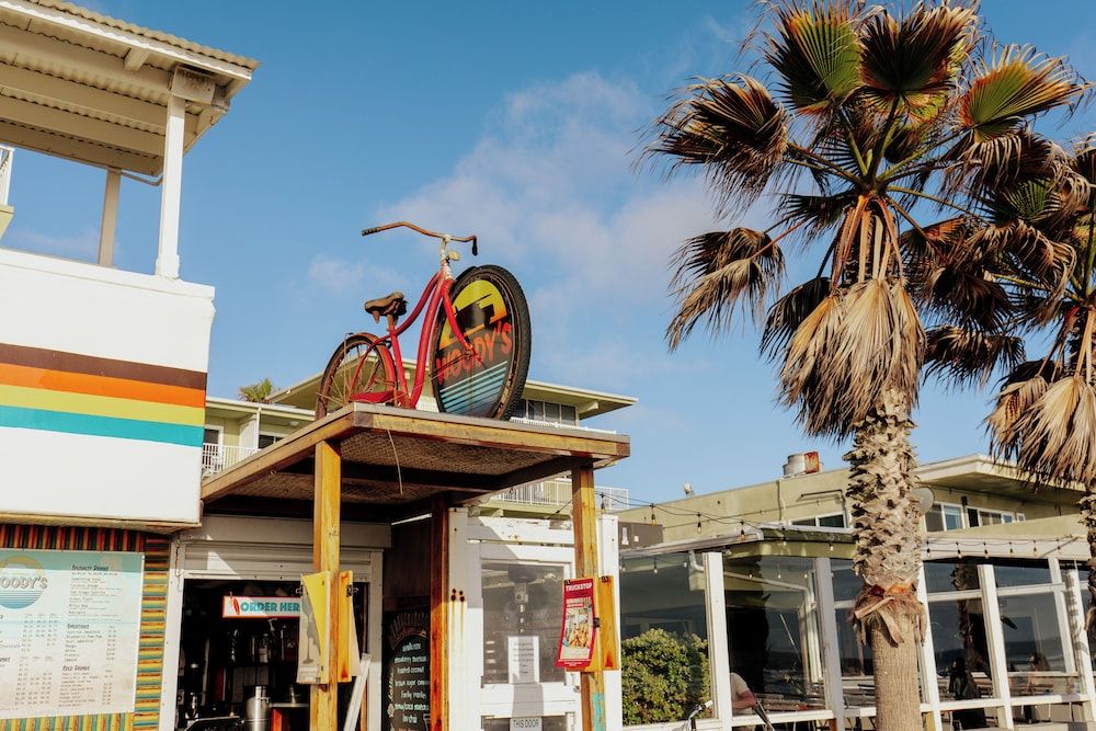 undefined Surfer Beach Hotel 6