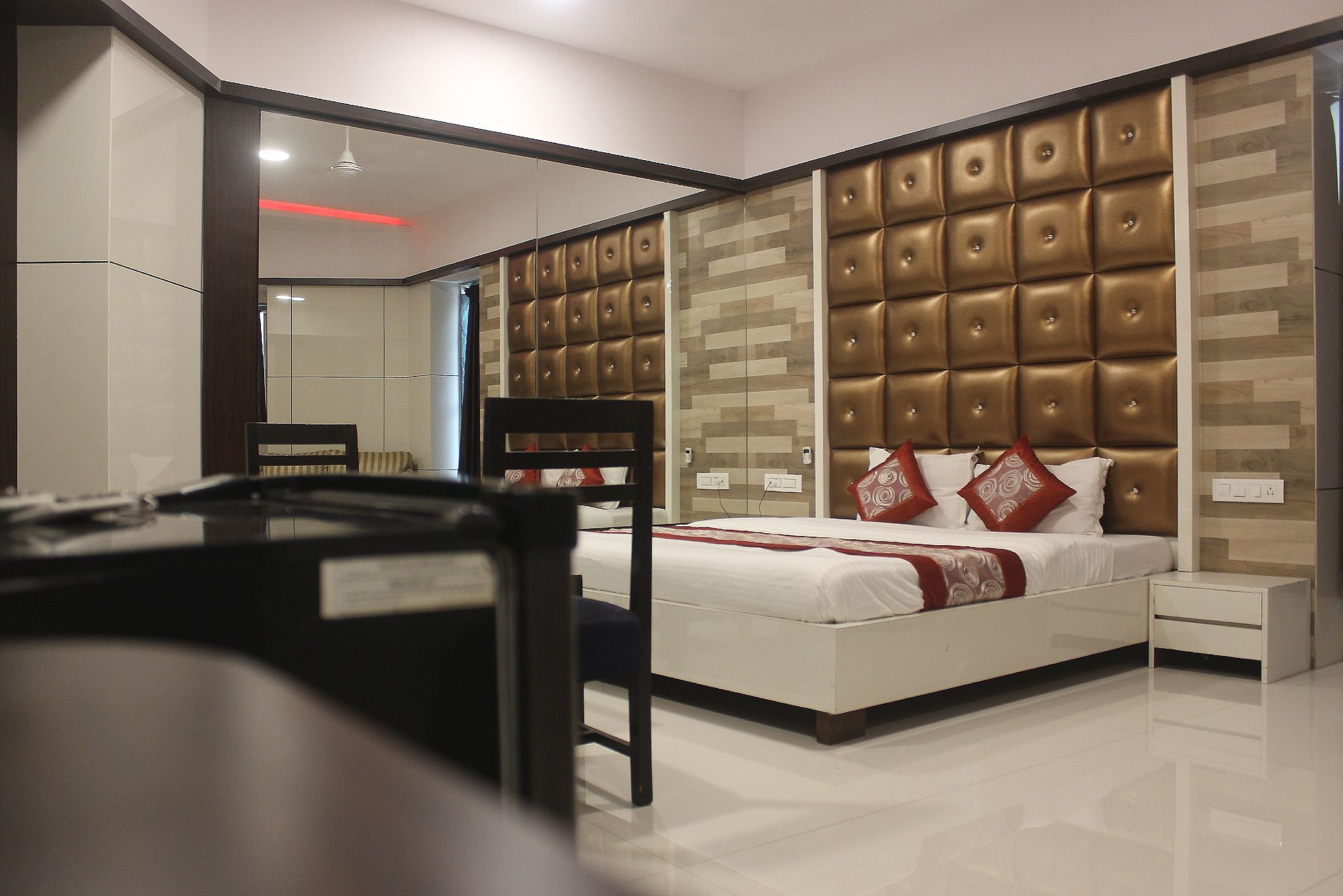 Super Deluxe Room (Age Limit for check in 21 Yrs)