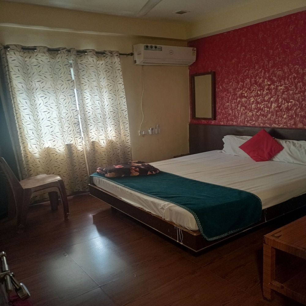 Hotel Geetanjali St Bus Stand Panvel AC Room 24
