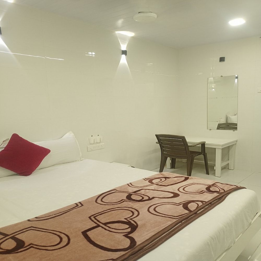 Hotel Geetanjali St Bus Stand Panvel AC Room 14