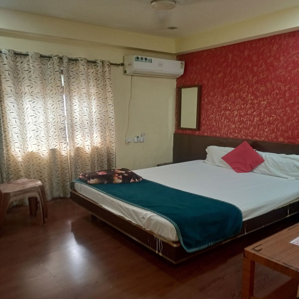 Hotel Geetanjali St Bus Stand Panvel AC Room 25