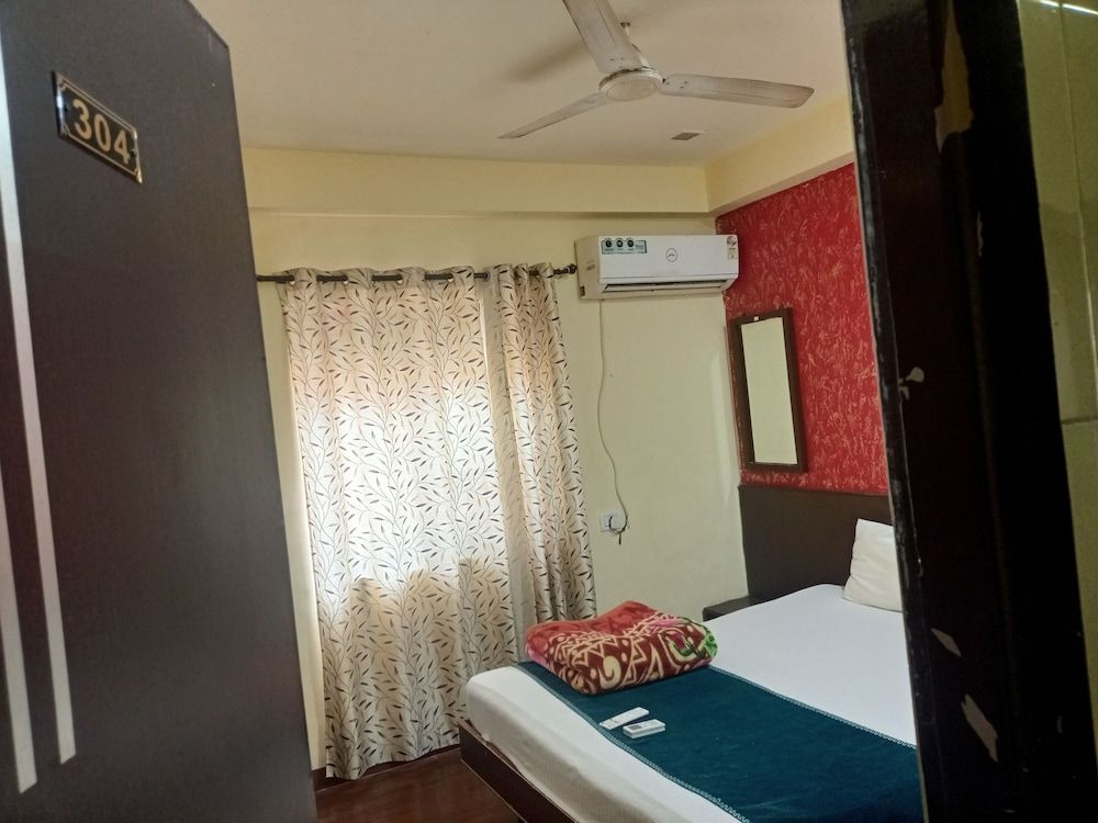 Hotel Geetanjali St Bus Stand Panvel AC Room 2