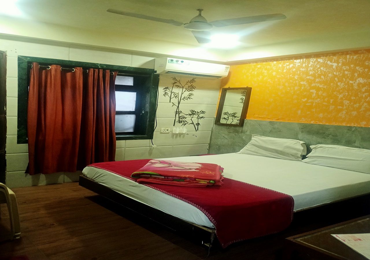 Hotel Geetanjali St Bus Stand Panvel AC Room 6
