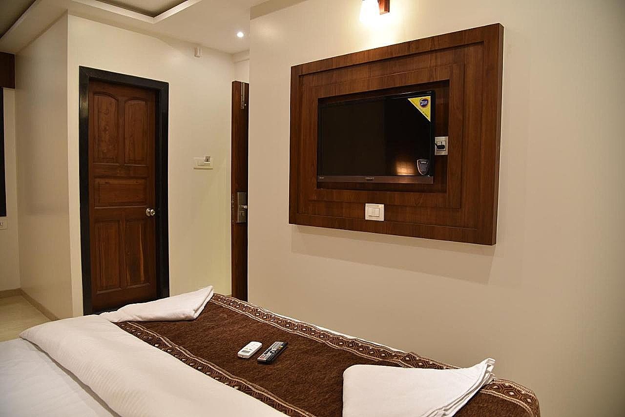 Hotel Flora Fountain Mumbai Standard 12