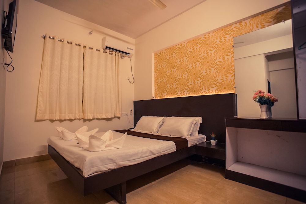 undefined Hotel Mahalaxmi 8