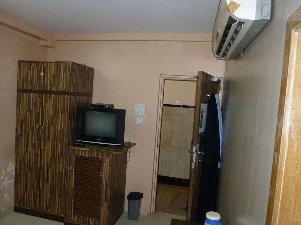 Hotel Orient Palace Deluxe Room 4