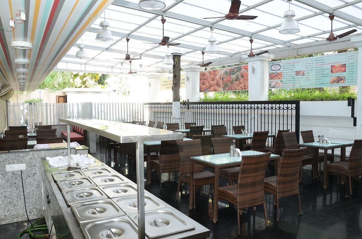 Food & Dining
