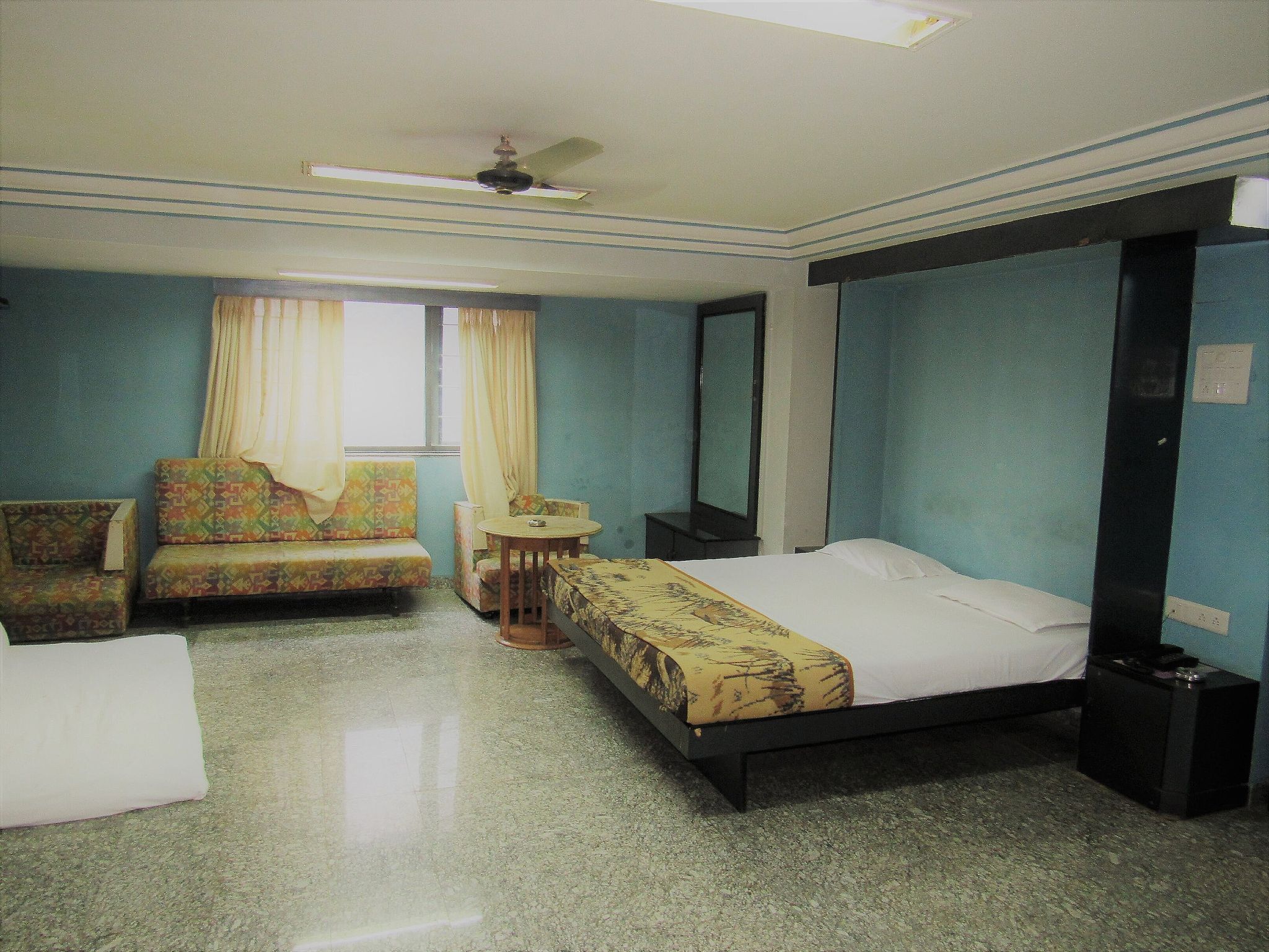 OYO 89070 Hotel Rajdoot Classic 2