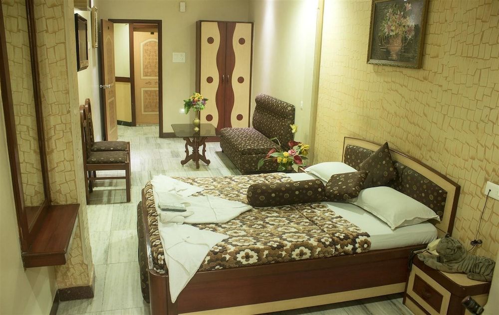 undefined Hotel Rex Plaza 6