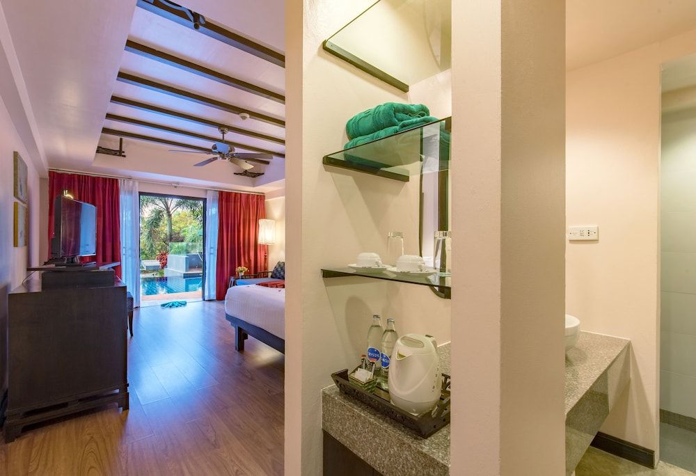 Krabi Chada Resort Deluxe Room, Pool Access 13