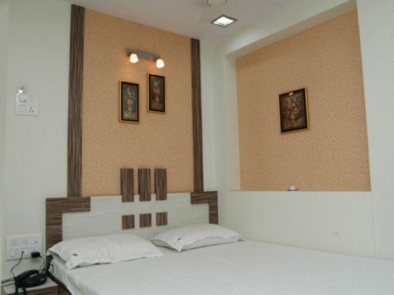 Deluxe - Domestic residents only