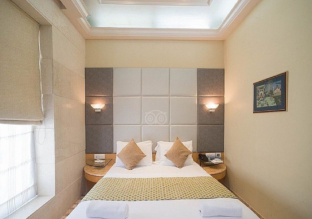 Regent Hotel ( Colaba ) Deluxe Double Room