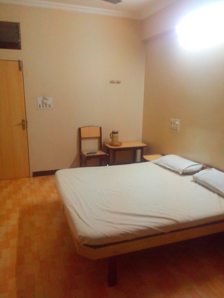 Sangam Guest House 3 bed A/c 3
