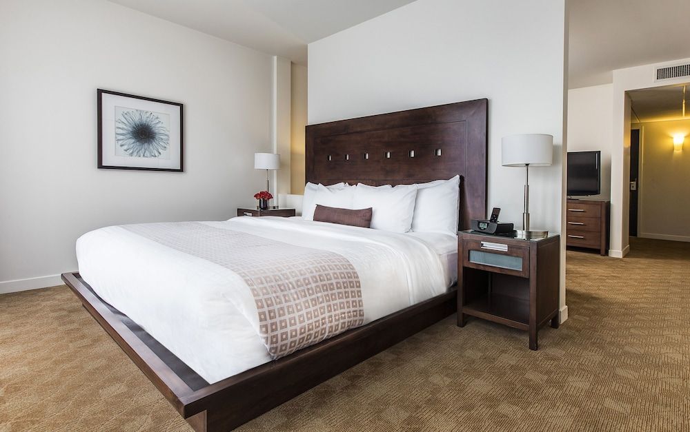 Metterra Hotel on Whyte Studio, 1 King Bed