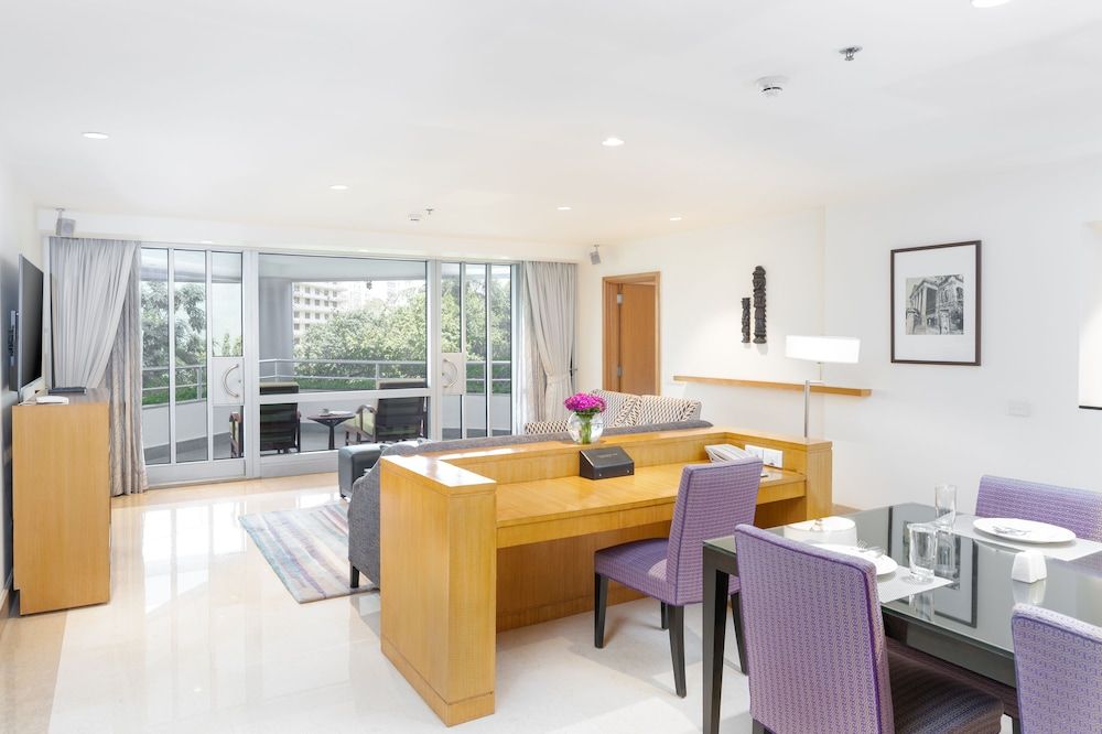 Taj Wellington Mews Mumbai One Bedroom Apartment City View Large 5