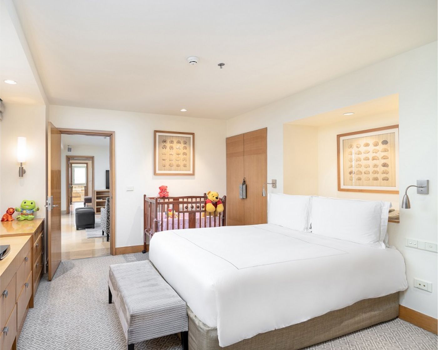 TWO BEDROOM APARTMENT CITY VIEW
